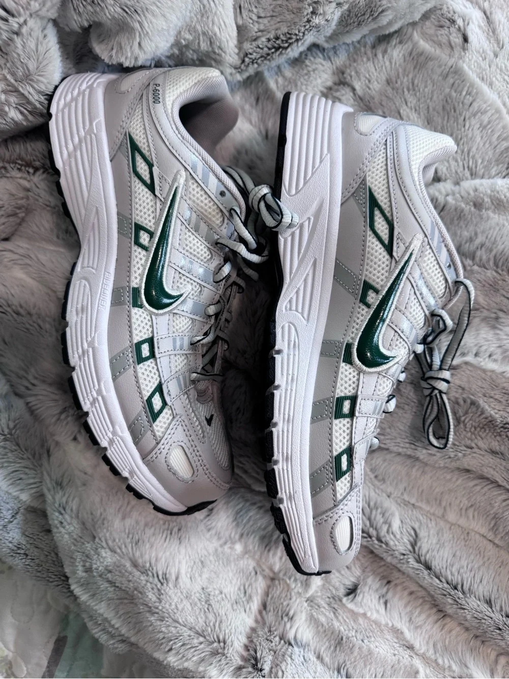 Nike P-6000 NWT